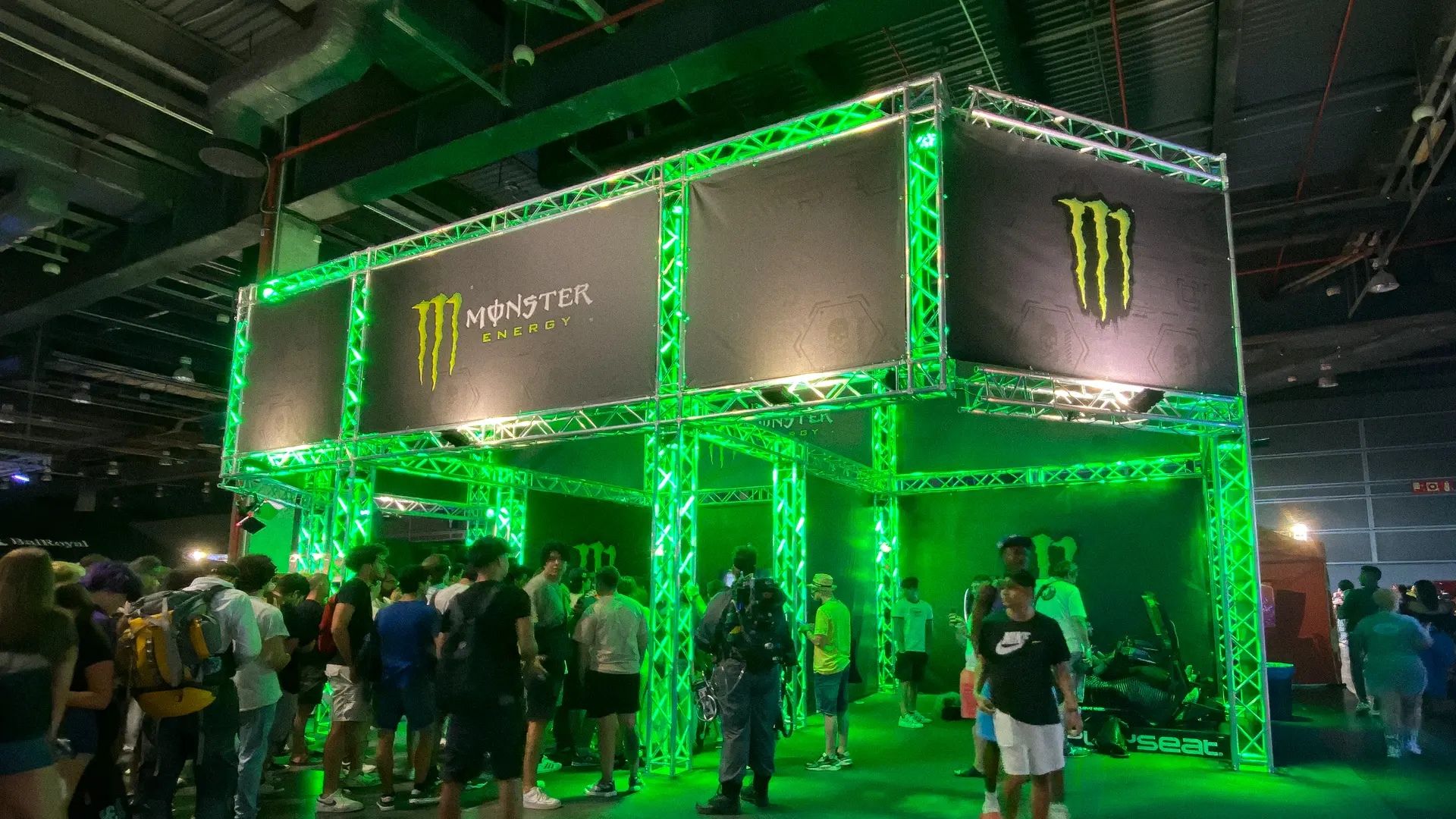 Stand de truss para Monster en OWN 2024 - Future Works