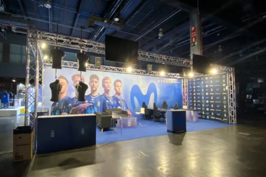 Stand de Movistar KOI en OWN 2024 by Future Works