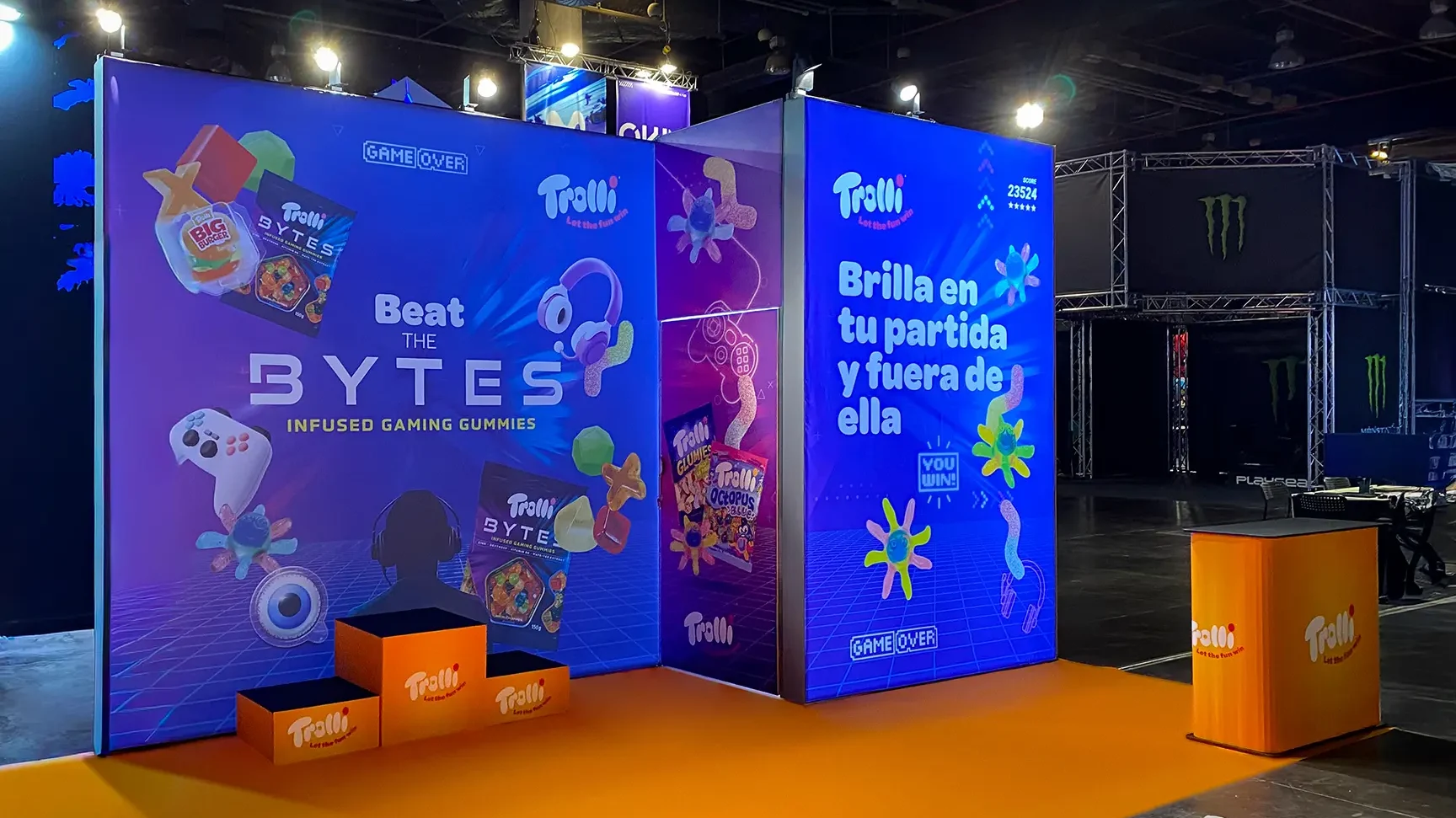 Stand con cajas de luz para Trolli en OWN 2024 - Future Works
